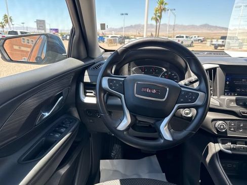 Used 2024 GMC Terrain SLE AWD/4WD image 13