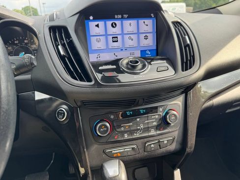 Certified 2017 Ford Escape Titanium FWD image 21