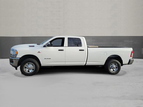 Used 2022 RAM 2500 Tradesman w/ Chrome Appearance Group AWD/4WD image 3