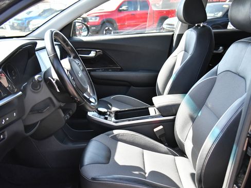 Used 2022 Kia Niro EX FWD image 18
