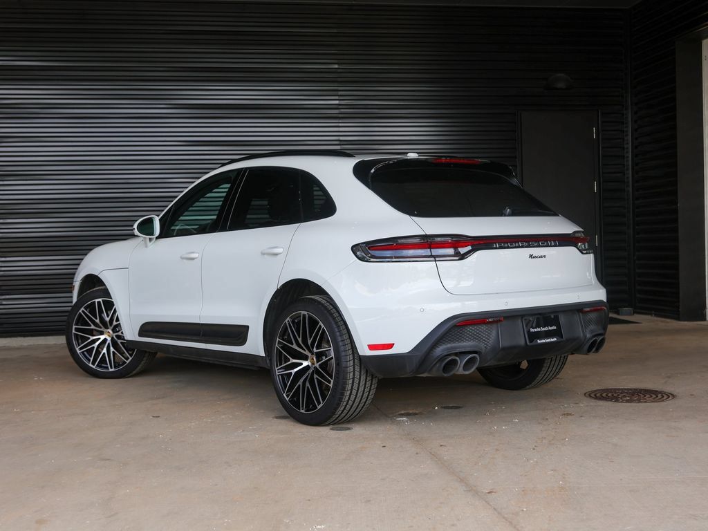 Certified 2026 Porsche Macan AWD/4WD image 3