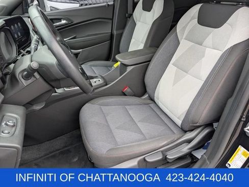 Used 2024 Chevrolet Trax RS w/ Driver Confidence Package FWD image 5