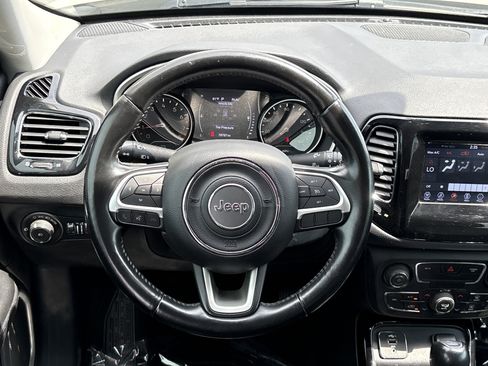 Used 2020 Jeep Compass Latitude FWD image 20