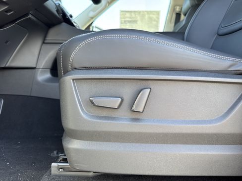 New 2025 Nissan Armada SV image 11