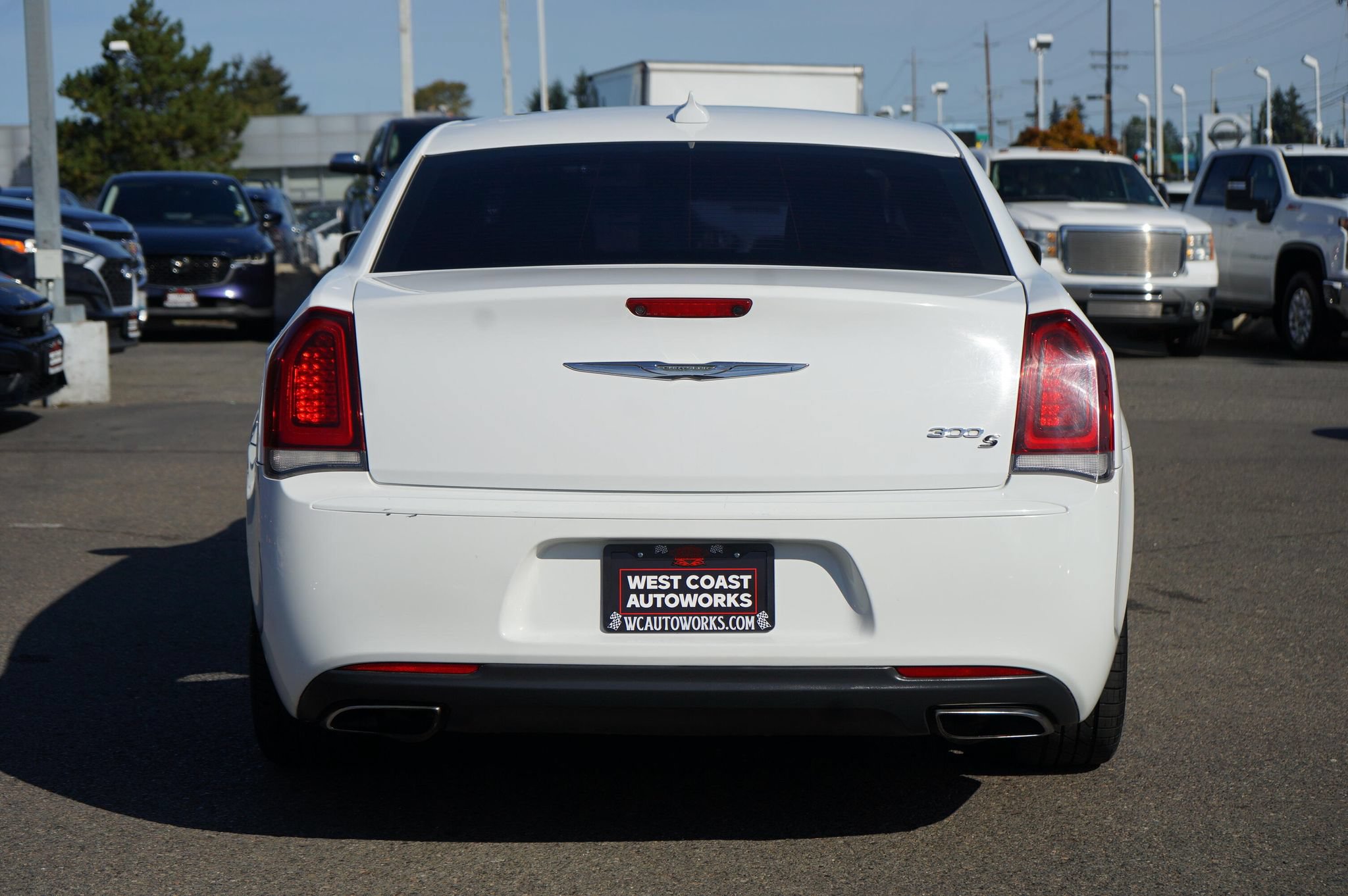 Used 2015 Chrysler 300 S RWD image 4