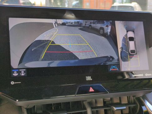 Used 2021 Toyota Venza Limited w/ Advanced Technology Package image 21