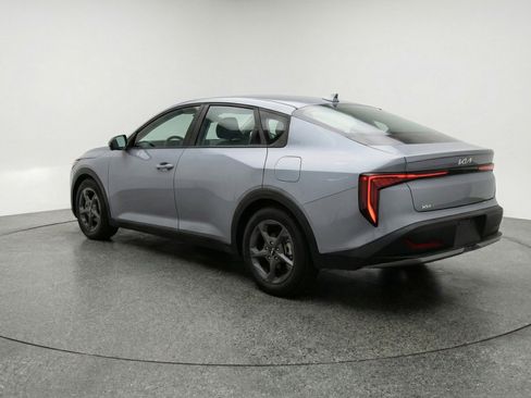 Used 2025 Kia K4 LXS image 6