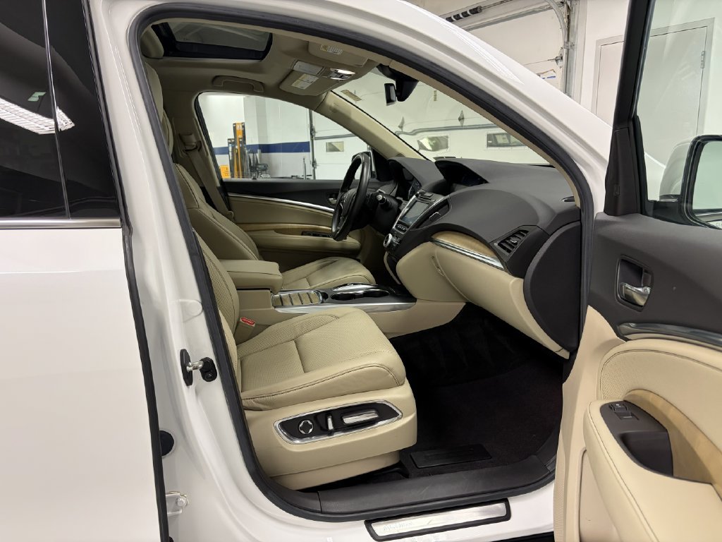 Used 2020 Acura MDX w/ Technology Package AWD/4WD image 17