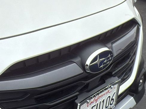 Certified 2025 Subaru Outback Premium AWD/4WD image 9