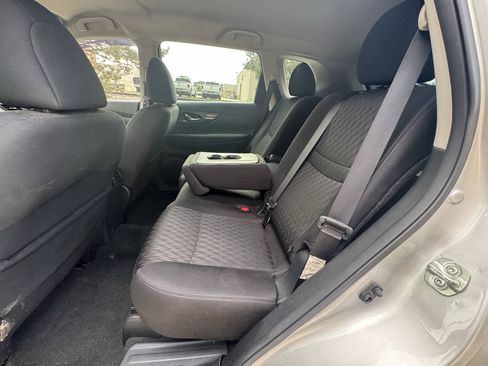 Used 2018 Nissan Rogue S AWD/4WD image 19