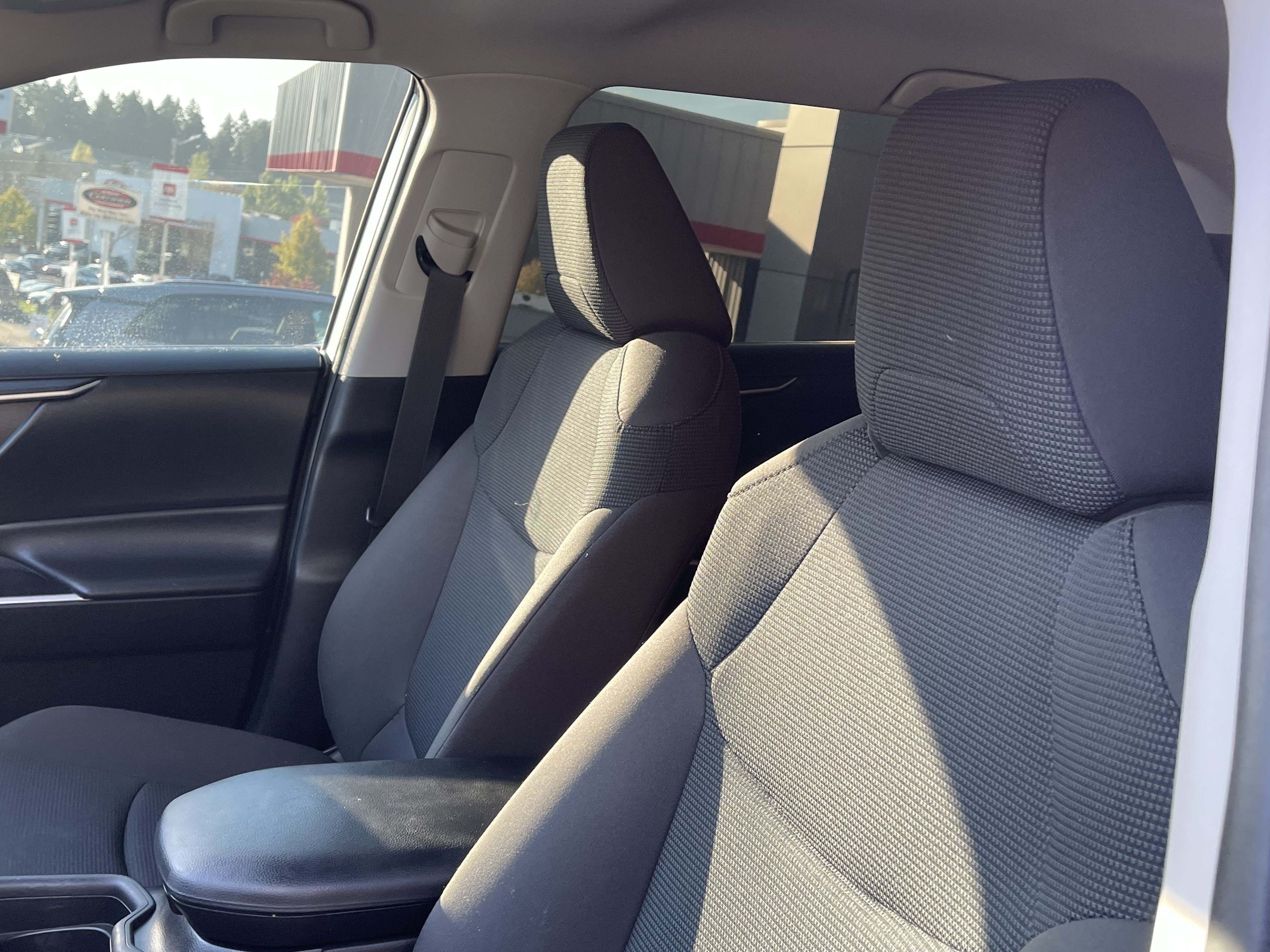 Certified 2021 Toyota RAV4 LE AWD/4WD image 18