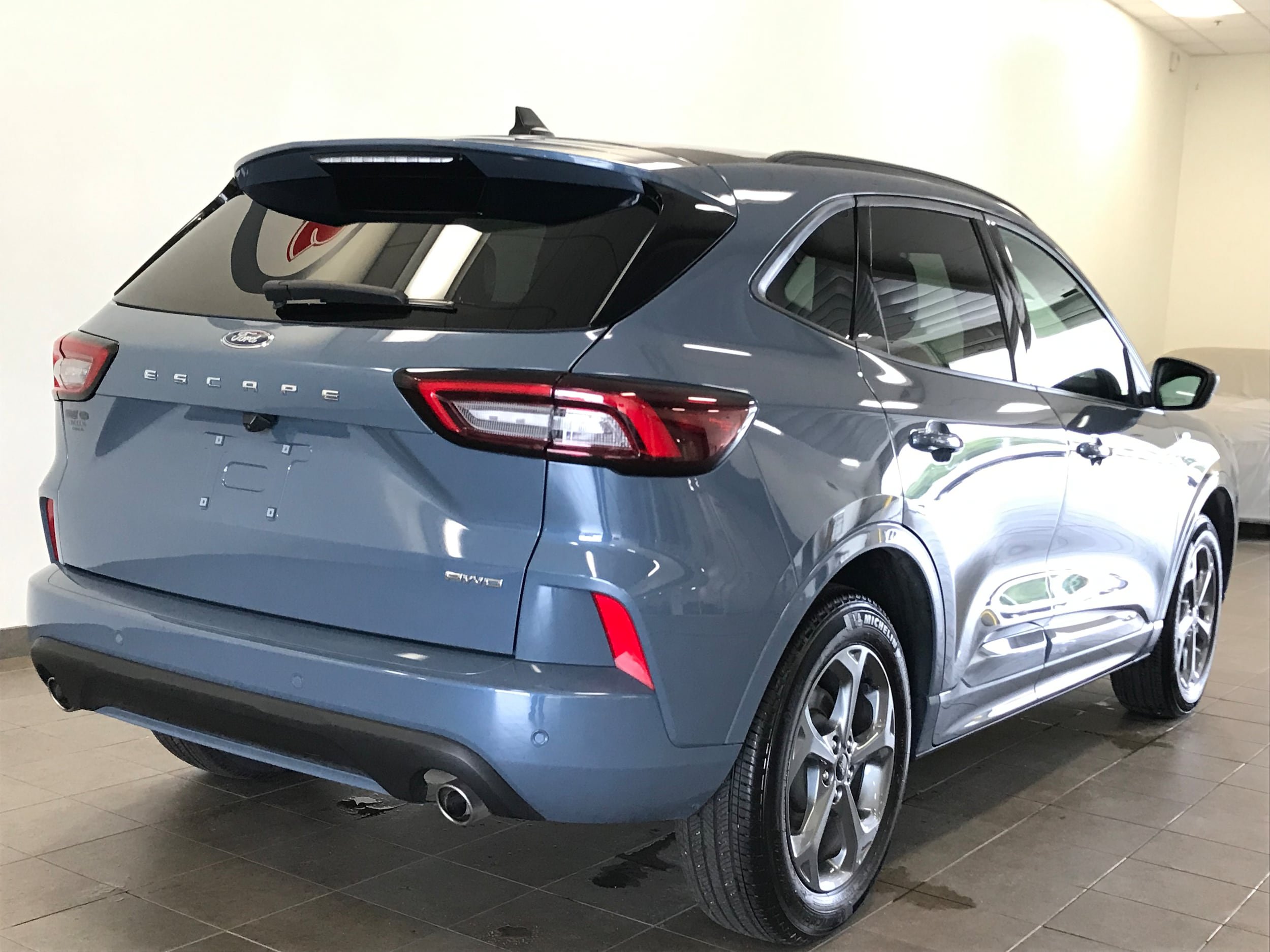 Used 2024 Ford Escape ST-Line w/ Tech Pack #1 AWD/4WD image 8