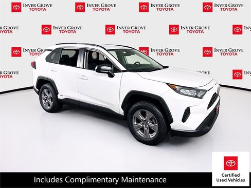 Used 2022 Toyota RAV4 LE image 3