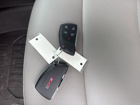 Used 2025 GMC Sierra 2500 SLT w/ LPO, GMC Protection Package image 38