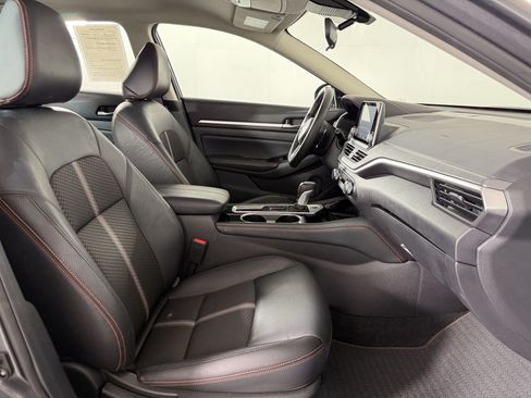 Used 2025 Nissan Altima 2.5 SR FWD image 21