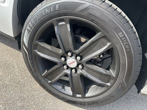 Used 2017 GMC Acadia Denali w/ Technology Package image 25