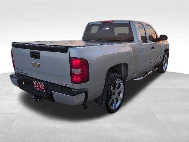 Used 2011 Chevrolet Silverado 1500 LT w/ All-Star Edition RWD image 3