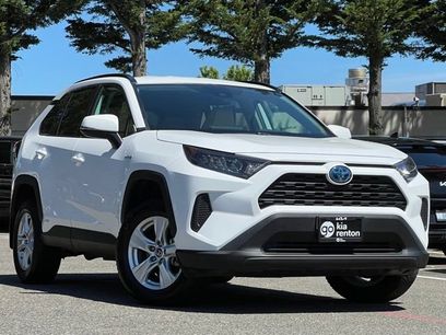 Used 2021 Toyota RAV4 LE w/ Carpet Mat Package (TMS)
