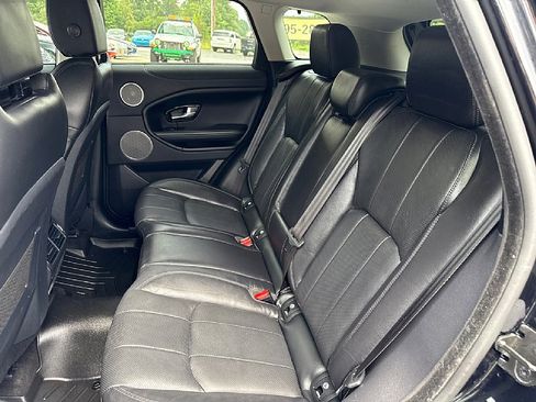 Used 2019 Land Rover Range Rover Evoque SE Premium image 13