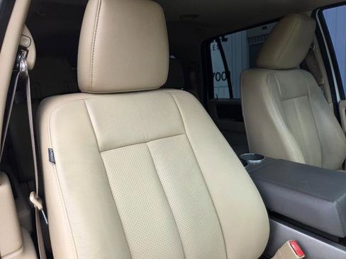Used 2014 Ford Expedition EL XLT w/ Equipment Group 202A image 25