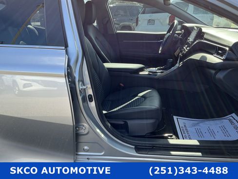 Used 2024 Toyota Camry SE image 13