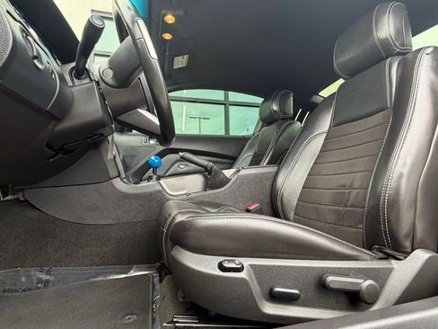 Used 2013 Ford Mustang GT Premium RWD image 10