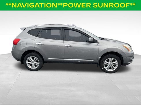 Used 2013 Nissan Rogue SV w/ Premium Pkg image 2