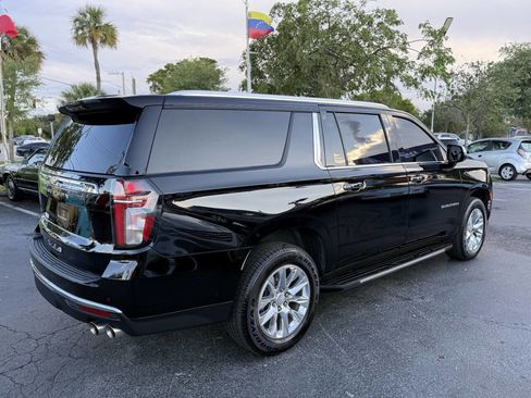 Used 2022 Chevrolet Suburban Premier AWD/4WD image 5