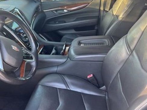 Used 2020 Cadillac Escalade Luxury w/ Escalade Sport Edition image 5