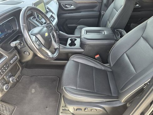 Used 2022 Chevrolet Suburban Premier image 11