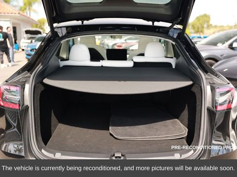 Used 2024 Tesla Model Y Performance image 38
