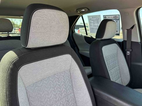 Used 2023 Chevrolet Equinox LS FWD image 23