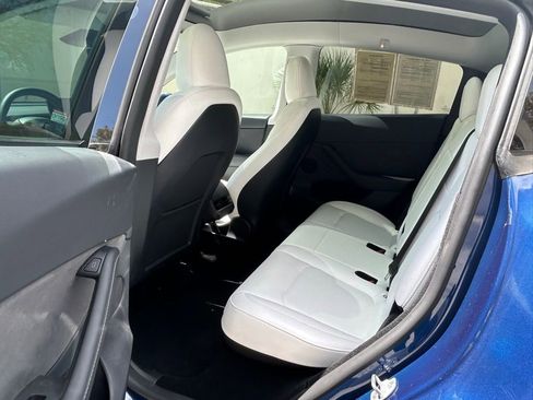 Used 2023 Tesla Model Y Performance image 37