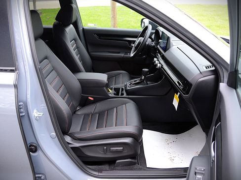 Used 2026 Honda CR-V Sport Touring image 18