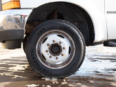 Used 2001 Ford F450 XL image 21