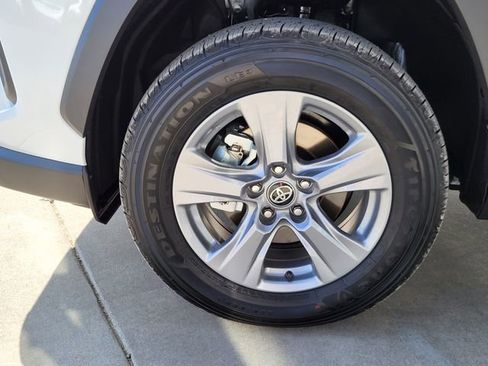 Used 2025 Toyota RAV4 XLE w/ Convenience Package image 8