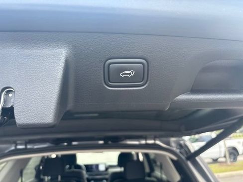 Used 2025 Hyundai Palisade SEL FWD image 15