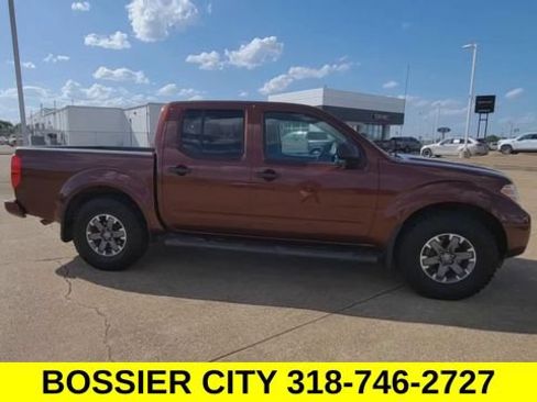 Used 2017 Nissan Frontier Desert Runner RWD image 2