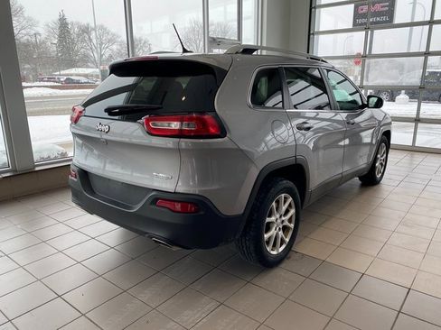 Used 2016 Jeep Cherokee Latitude w/ Cold Weather Group image 7
