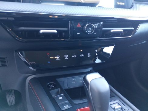 New 2026 Nissan Kicks SR FWD image 17
