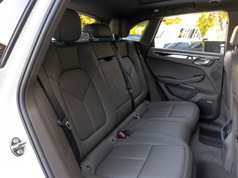 Certified 2026 Porsche Macan AWD/4WD image 52