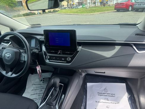 Used 2024 Toyota Corolla LE FWD image 17