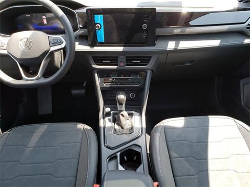 New 2025 Volkswagen Taos SE image 9