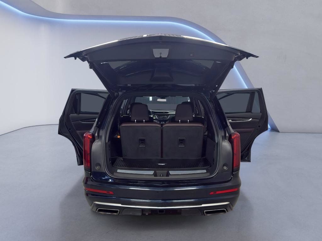 Used 2021 Cadillac XT6 Premium Luxury AWD/4WD image 13