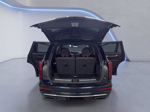 Used 2021 Cadillac XT6 Premium Luxury AWD/4WD image 13
