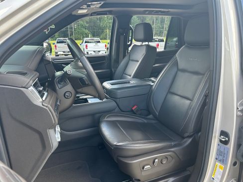 Used 2022 GMC Yukon Denali RWD image 17