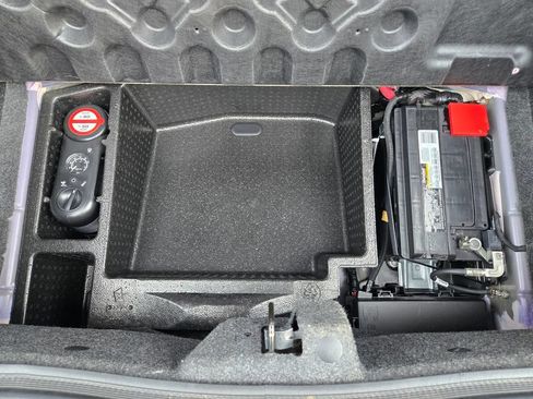 Used 2019 Dodge Challenger SXT RWD image 19