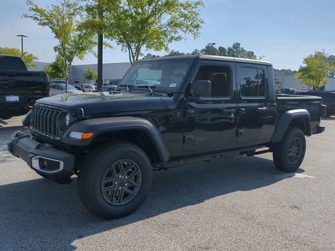 New 2025 Jeep Gladiator Sport image 7