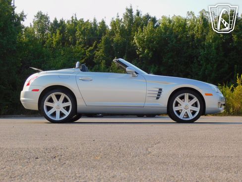 Used 2008 Chrysler Crossfire Limited image 32
