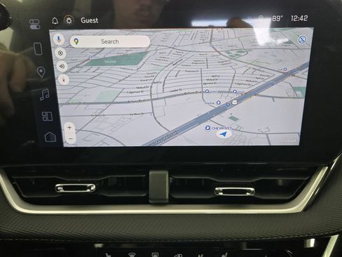 New 2026 Chevrolet Equinox LT w/ Safety and Technology Package FWD image 17